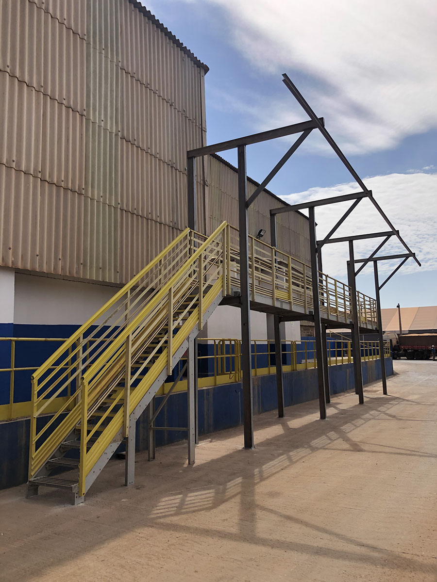 Adequações NR12 para segurança industrial
