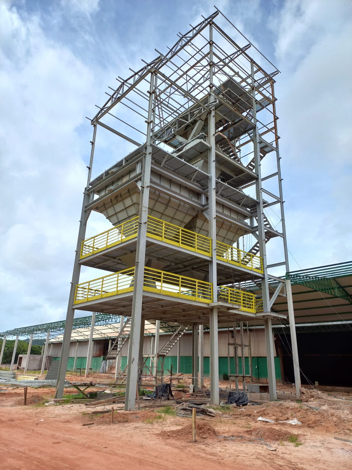 Misturadores e silo para fertilizantes